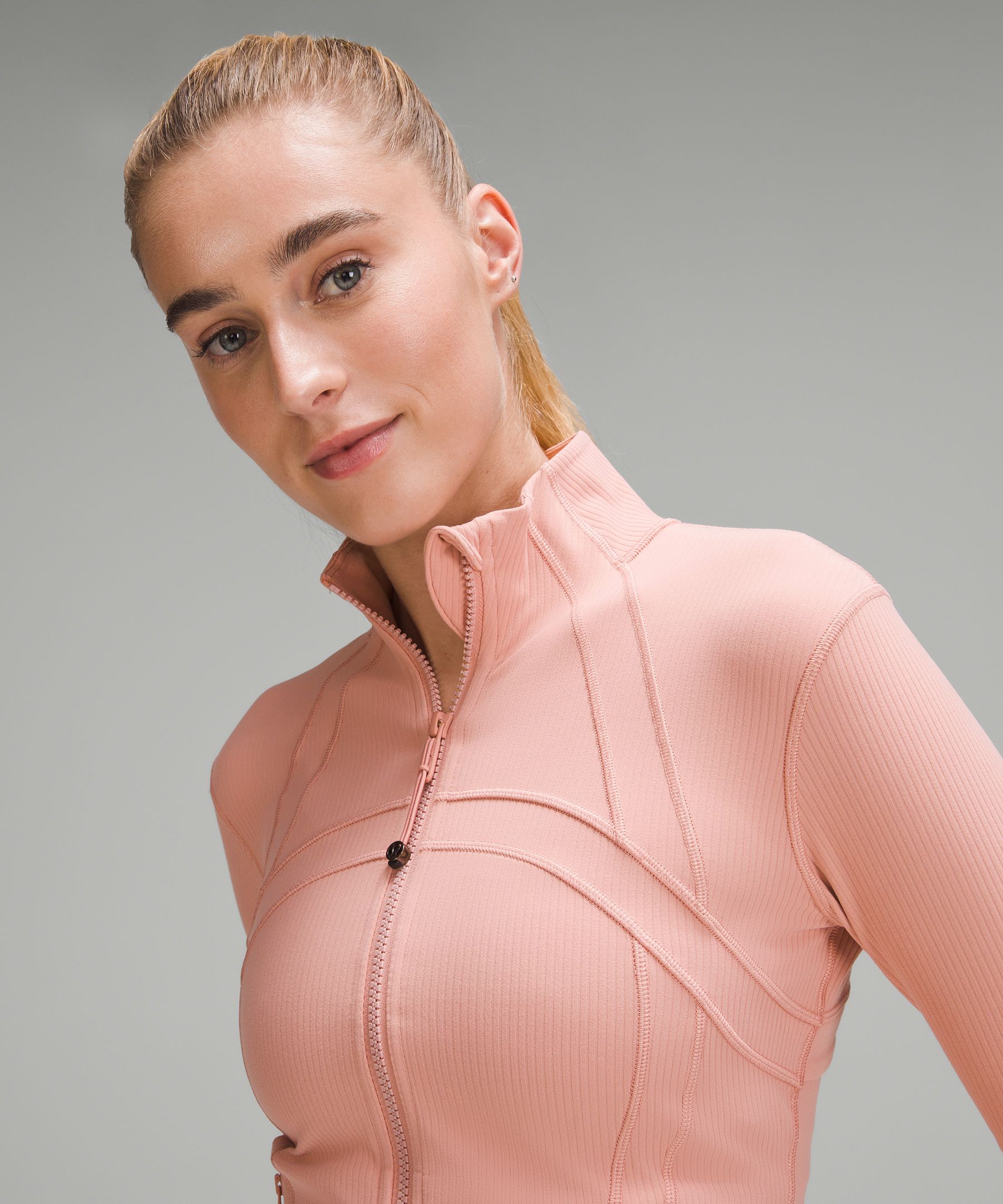 Define 女士短款夹克*罗纹Nulu™ 芯吸|露露乐蒙中国大陆官网