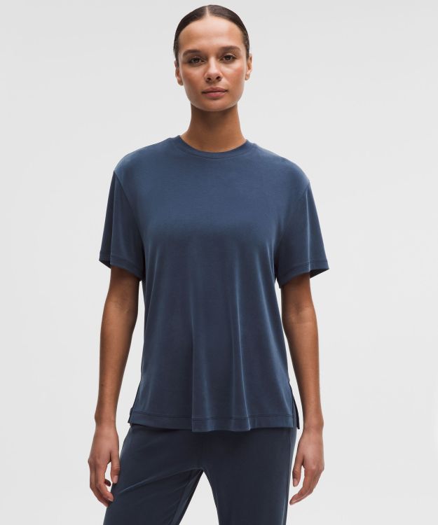 Drapey Softstreme™ 女士垂坠感超宽松款 T 恤