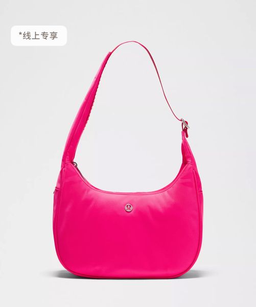 City Essentials 女士单肩包