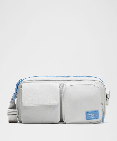 Multi-Pocket 多口袋设计斜挎包