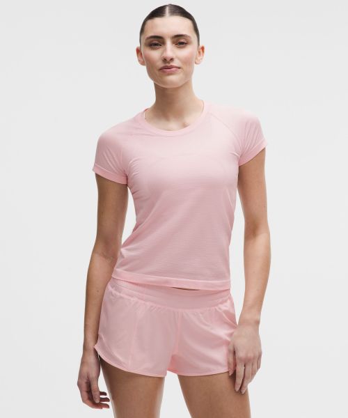 Swiftly Tech 女士运动短袖 T 恤 2.0 *Race