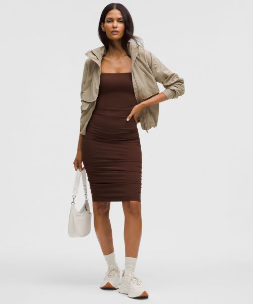 Ruched Nulu™ 女士褶饰细肩带连衣裙