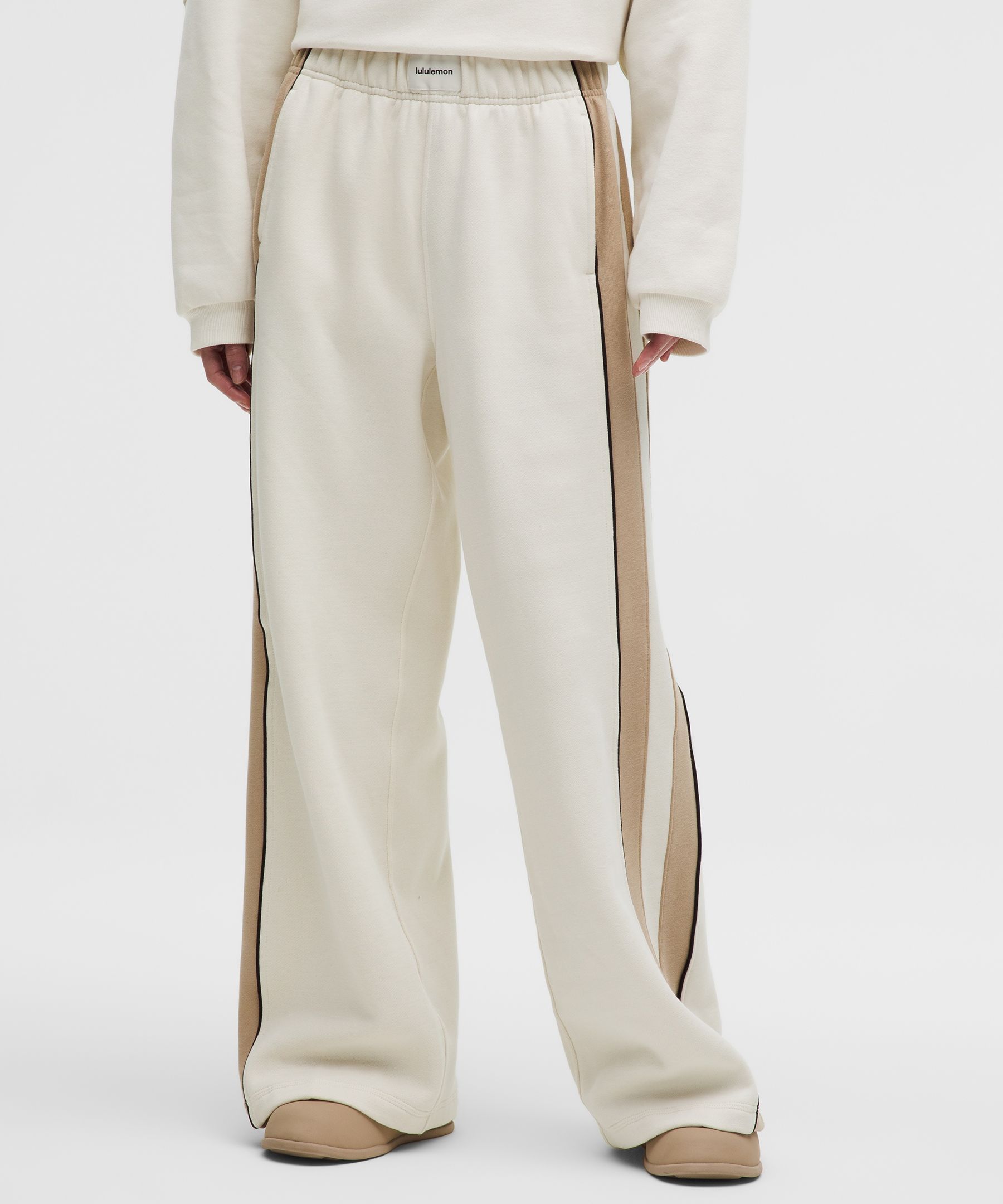 浅象牙白/顽趣卡其/黑