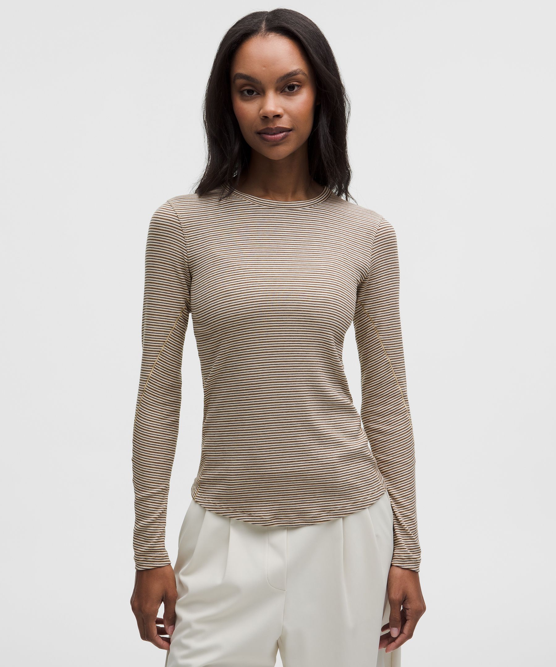 浅驼色椰奶白环绕条纹