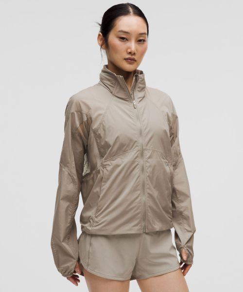 Classic-Fit Ventilated 女士跑步经典剪裁通风夹克