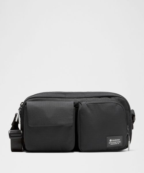 Multi-Pocket 多口袋设计斜挎包