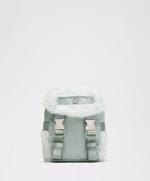 鹈鹕浅绿/浅玉色