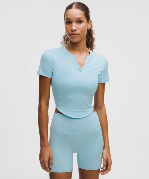 Ribbed Nulu™ 女士罗纹衣领开口短袖 T 恤