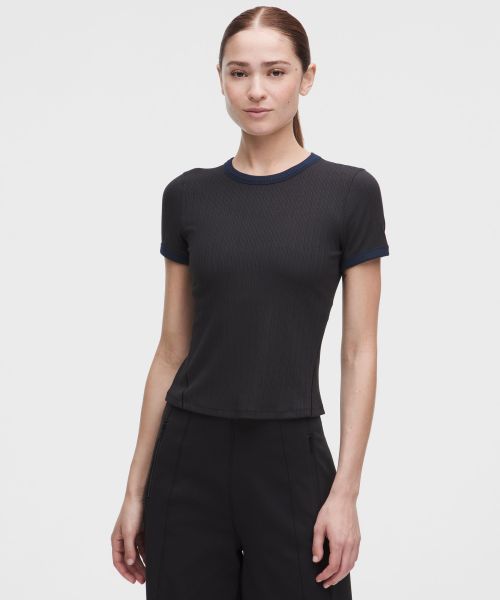 Hold Tight 女士紧身剪裁细罗纹平直下摆 T 恤