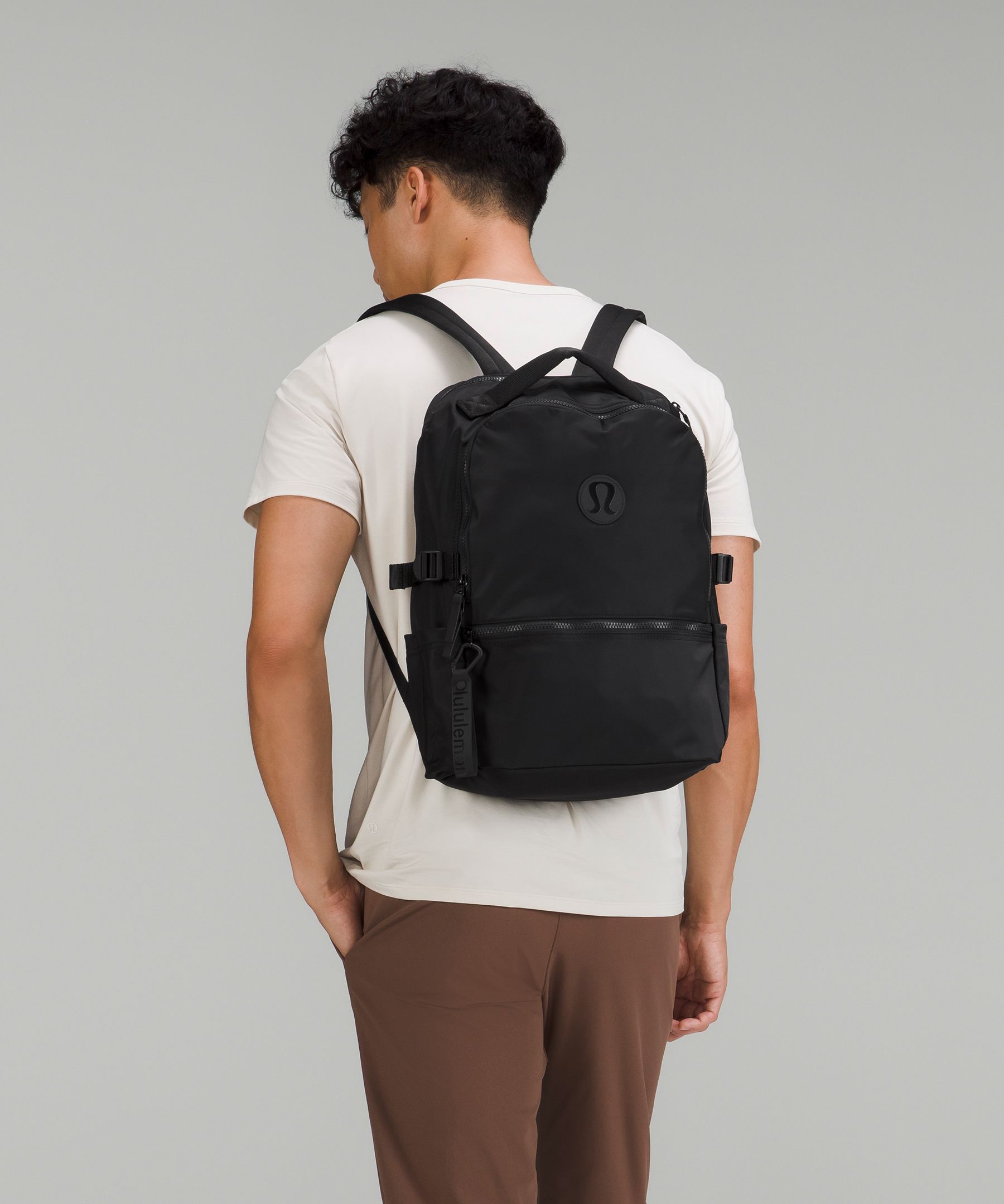 Lululemon new crew backpack black hotsell