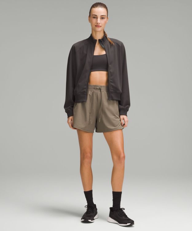 License to Train 女士运动高腰短裤 4