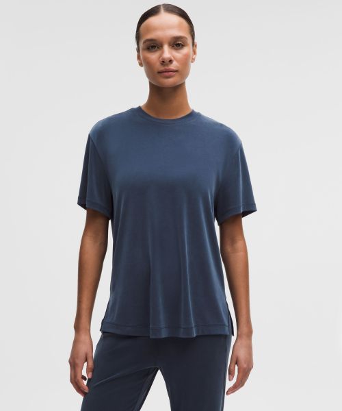 Drapey Softstreme™ 女士垂坠感超宽松款 T 恤