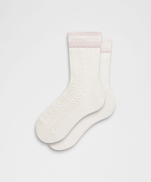 Cable-Knit 绞花针织短筒袜