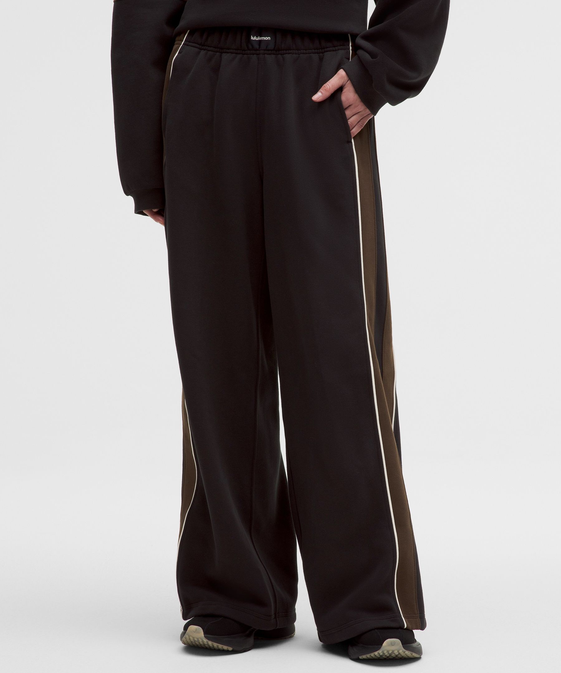 黑/胡桃棕/浅象牙白