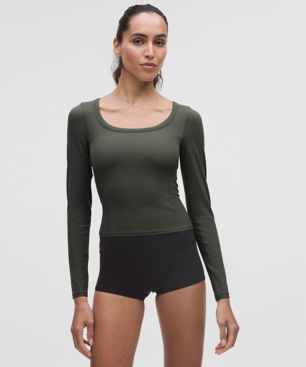 Smooth and Ribbed Nulu 女士罗纹低圆领长袖 T 恤