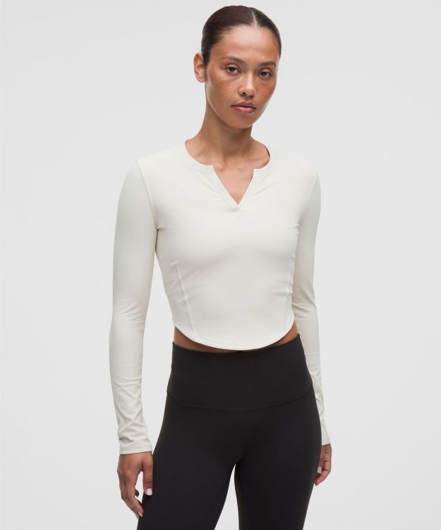Ribbed Nulu™女士罗纹衣领开口长袖 T 恤