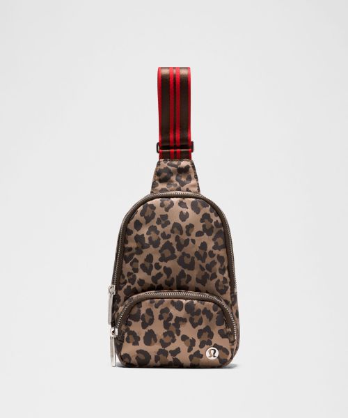 Everywhere Small Sling 挎包 *Leopard