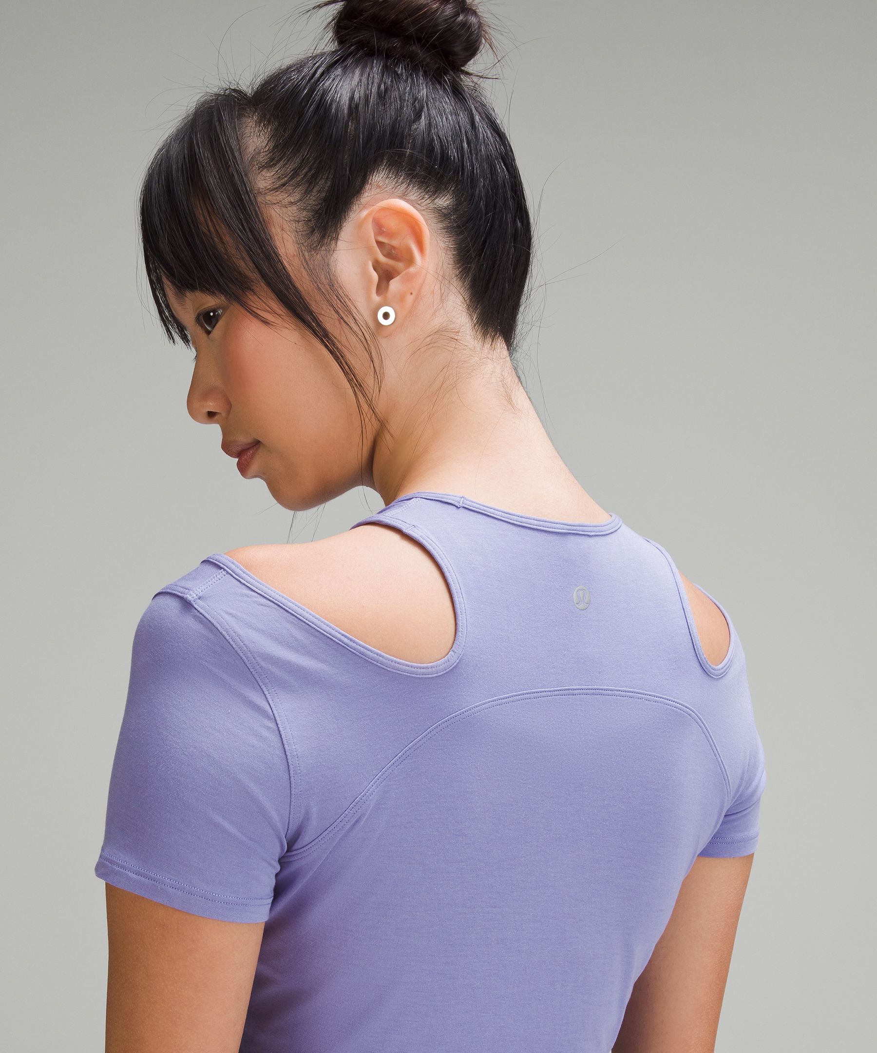 Shoulder Cut-Out 女士瑜伽T 恤瑜伽服|露露乐蒙中国大陆官网